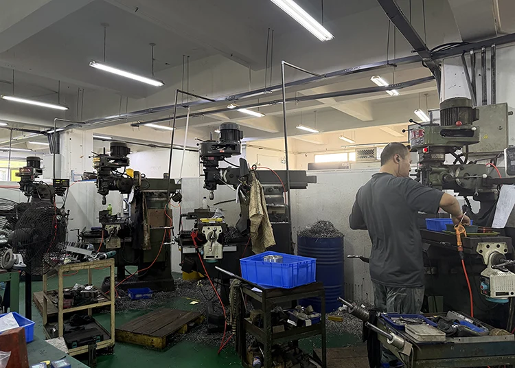 5 tengelyes CNC megmunkálási szolgáltatás